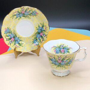 Vintage Royal Albert SHAFTESBURY Festival Series Teacup Saucer Set: Gold Trim